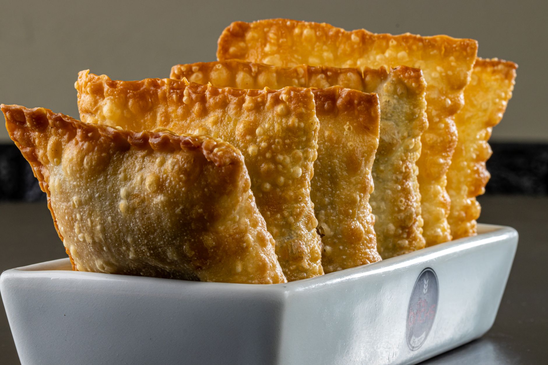 Pastéis fritos empilhados